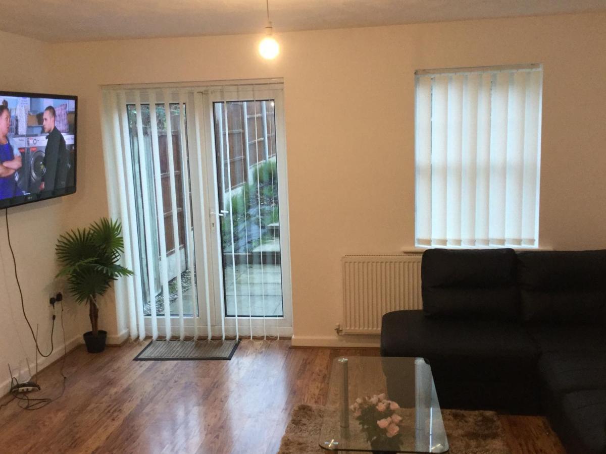 Apartament Quiet Residential Area Within Easy Reach Of Town Manchester Zewnętrze zdjęcie